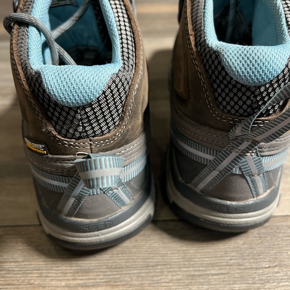 Keen Waterproof Hiking Boot- 8.5 - Picture 3 of 9